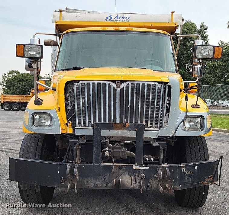 image for item LS9634 2007 International 7400  dump truck