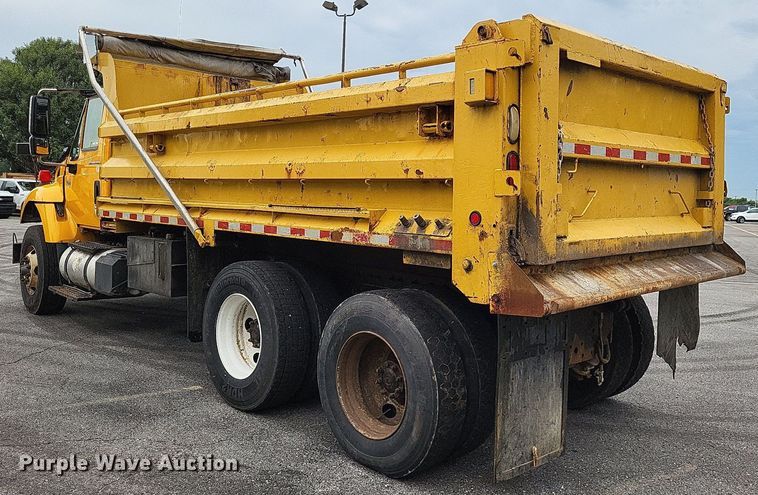 image for item LS9634 2007 International 7400  dump truck