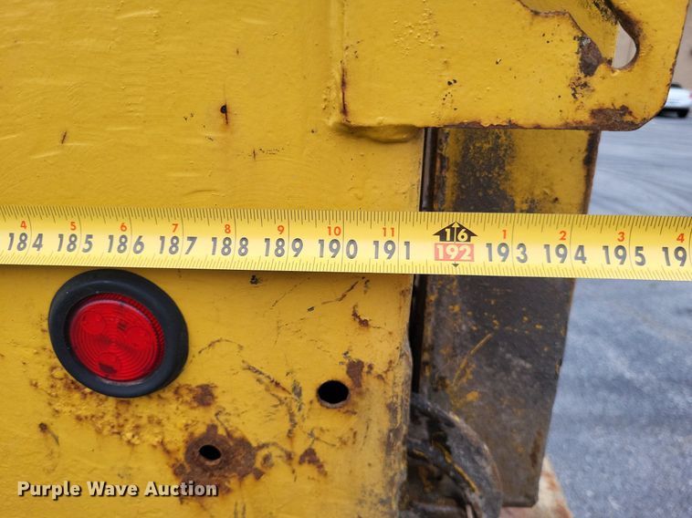 image for item LS9634 2007 International 7400  dump truck