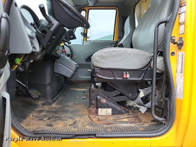 image for item LS9634 2007 International 7400  dump truck