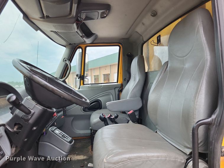 image for item LS9634 2007 International 7400  dump truck