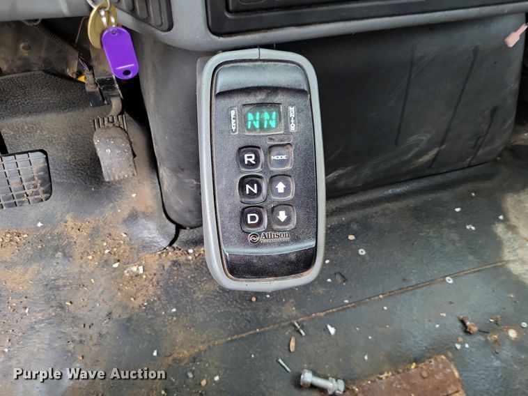 image for item LS9634 2007 International 7400  dump truck