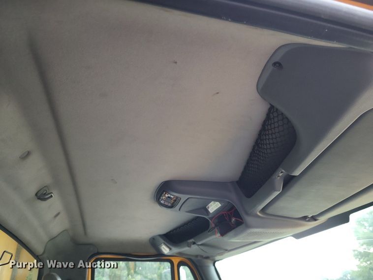 image for item LS9634 2007 International 7400  dump truck