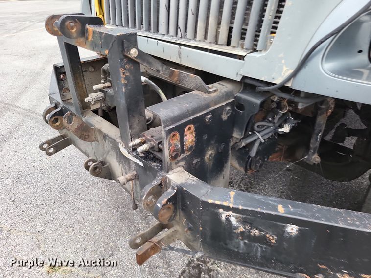 image for item LS9634 2007 International 7400  dump truck