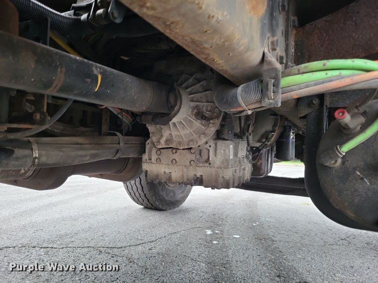 image for item LS9634 2007 International 7400  dump truck