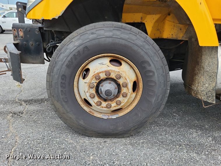 image for item LS9634 2007 International 7400  dump truck