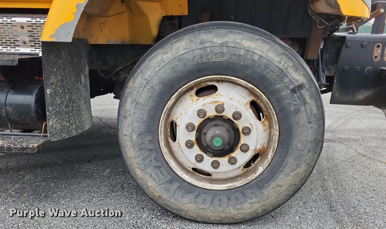 image for item LS9634 2007 International 7400  dump truck