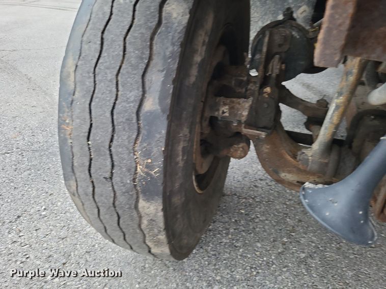 image for item LS9634 2007 International 7400  dump truck