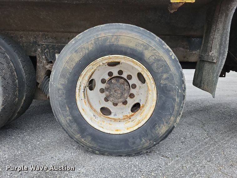 image for item LS9634 2007 International 7400  dump truck