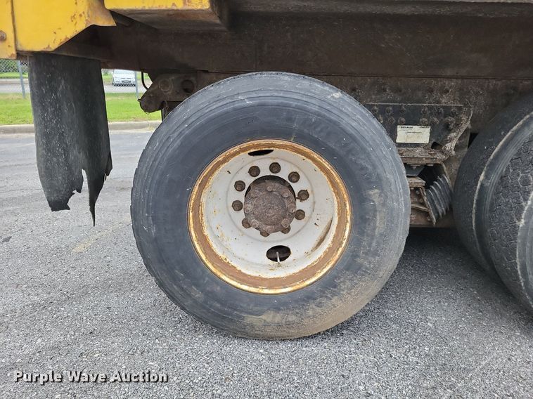 image for item LS9634 2007 International 7400  dump truck