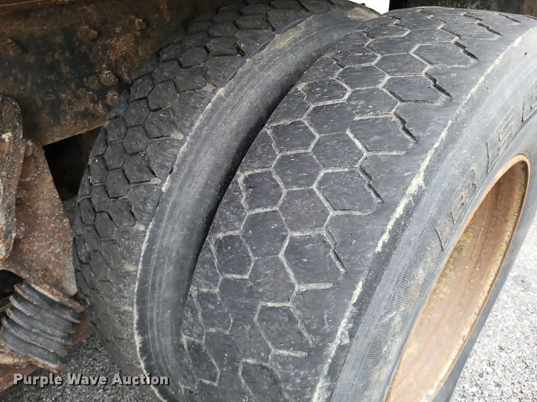 image for item LS9634 2007 International 7400  dump truck