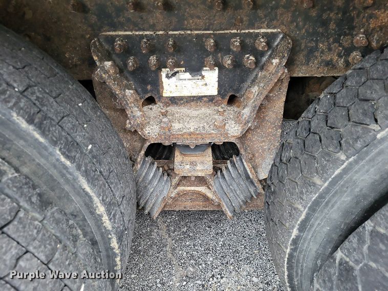 image for item LS9634 2007 International 7400  dump truck