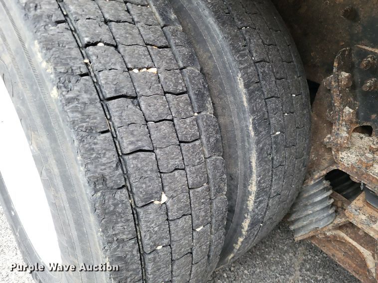 image for item LS9634 2007 International 7400  dump truck