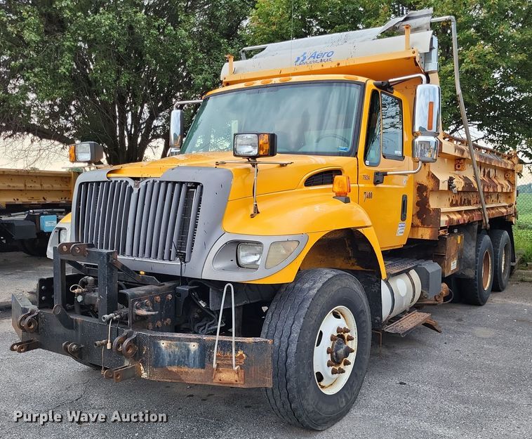 image for item LS9635 2007 International 7400  dump truck