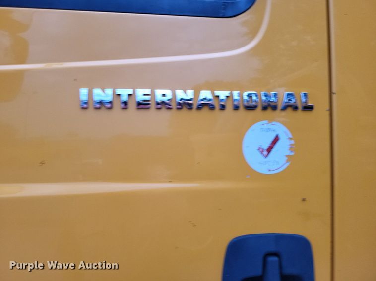 image for item LS9635 2007 International 7400  dump truck