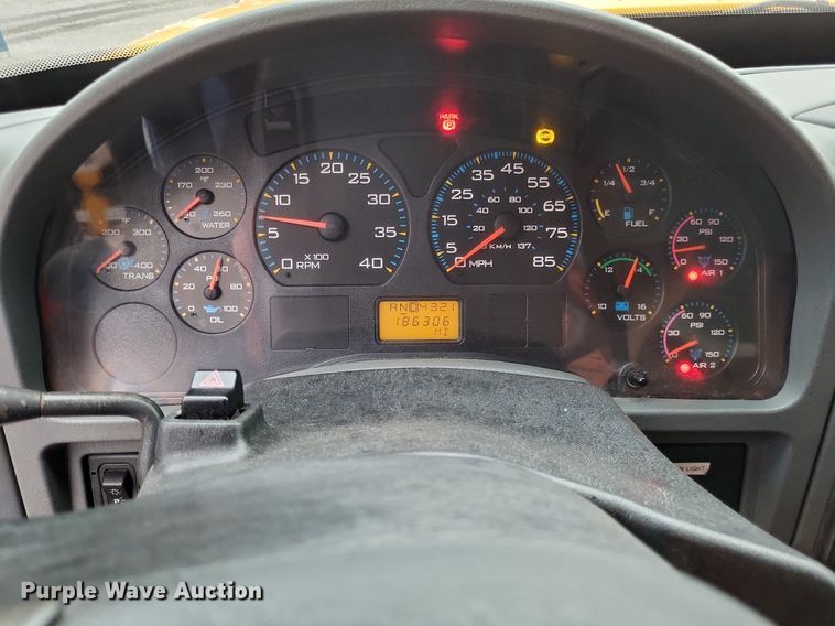 image for item LS9635 2007 International 7400  dump truck