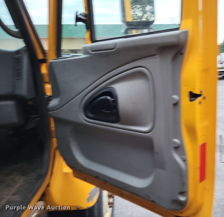 image for item LS9635 2007 International 7400  dump truck