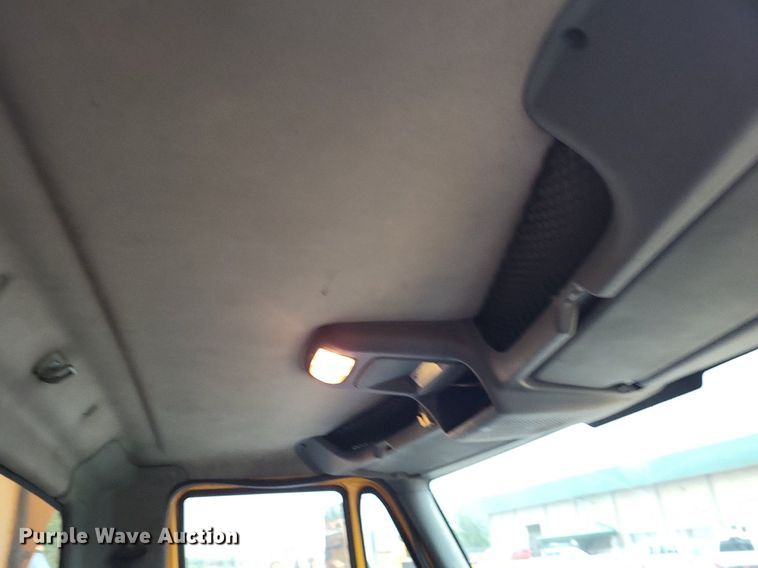 image for item LS9635 2007 International 7400  dump truck