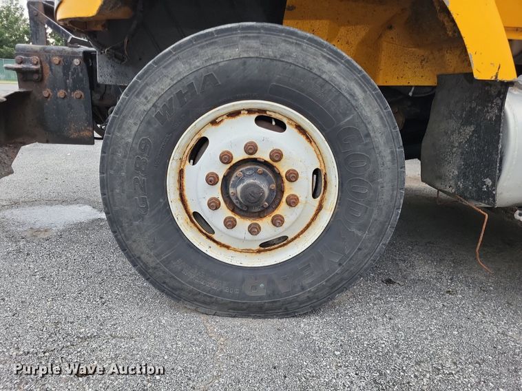 image for item LS9635 2007 International 7400  dump truck