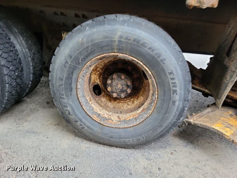 image for item LS9635 2007 International 7400  dump truck