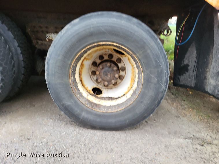 image for item LS9635 2007 International 7400  dump truck