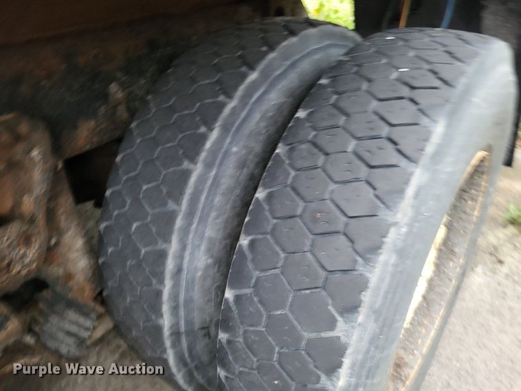 image for item LS9635 2007 International 7400  dump truck