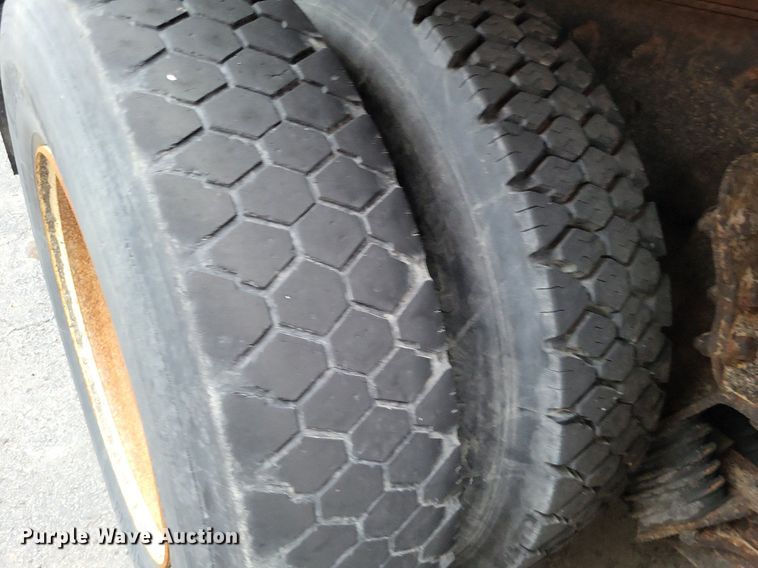 image for item LS9635 2007 International 7400  dump truck