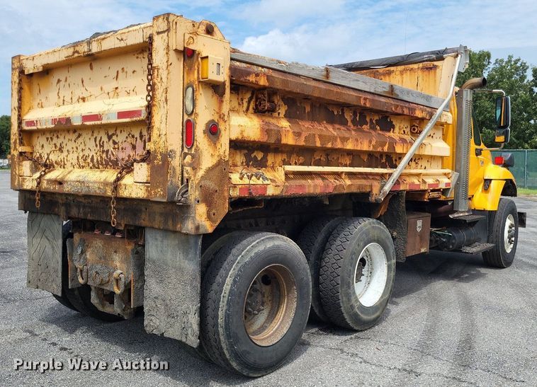 image for item LS9636 2006 International 7400  dump truck