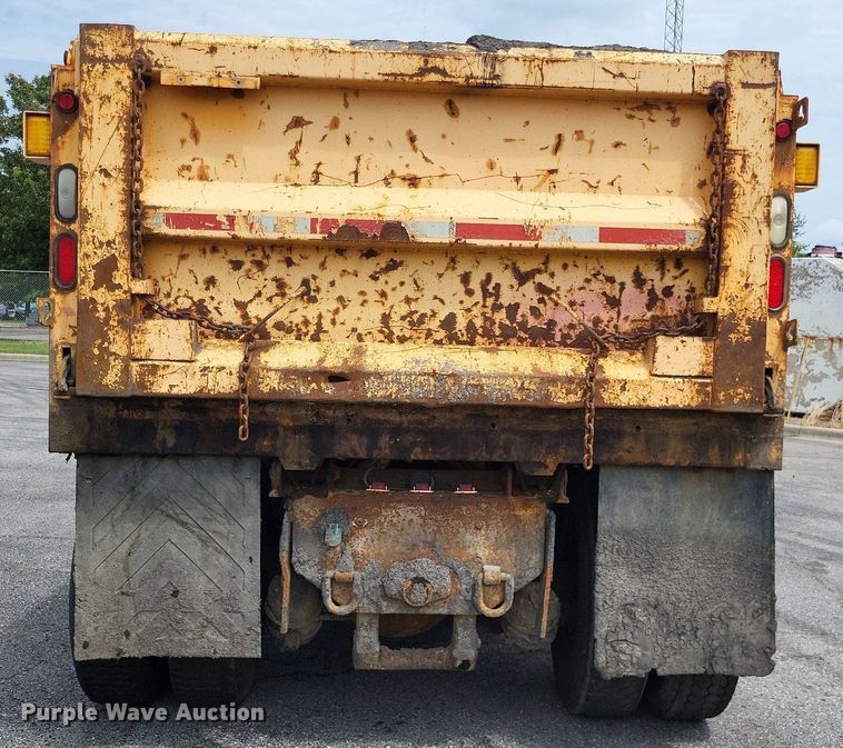 image for item LS9636 2006 International 7400  dump truck