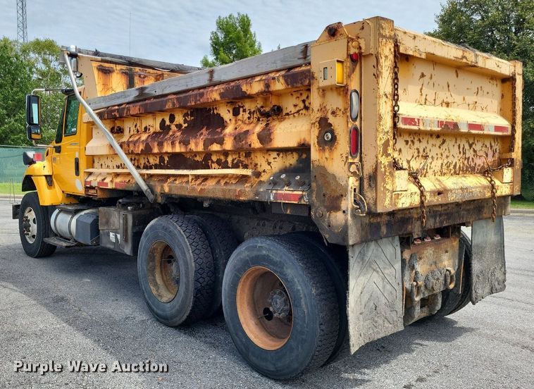 image for item LS9636 2006 International 7400  dump truck