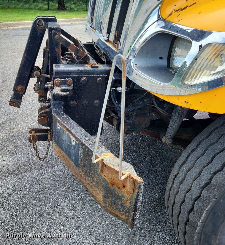 image for item LS9636 2006 International 7400  dump truck