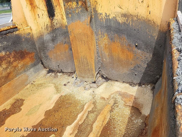 image for item LS9636 2006 International 7400  dump truck