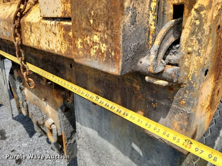 image for item LS9636 2006 International 7400  dump truck