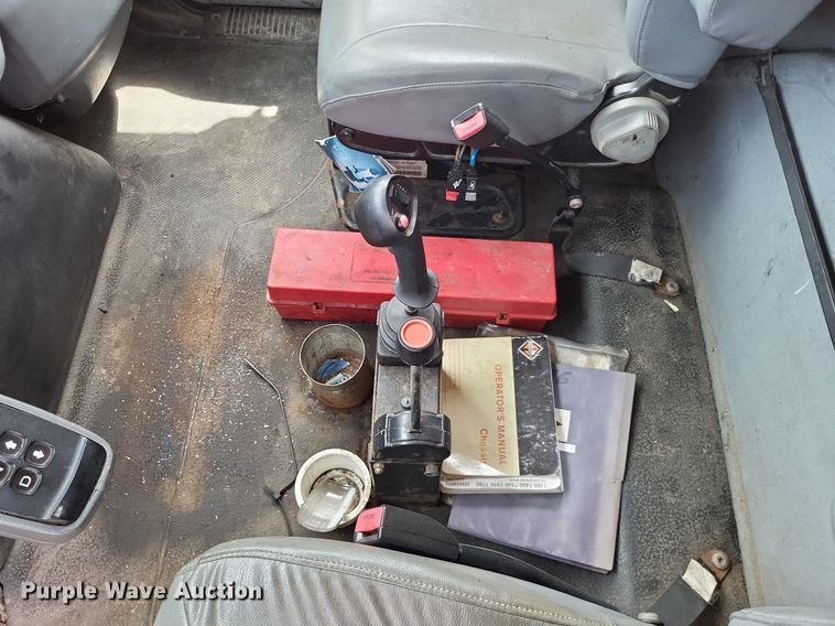 image for item LS9636 2006 International 7400  dump truck