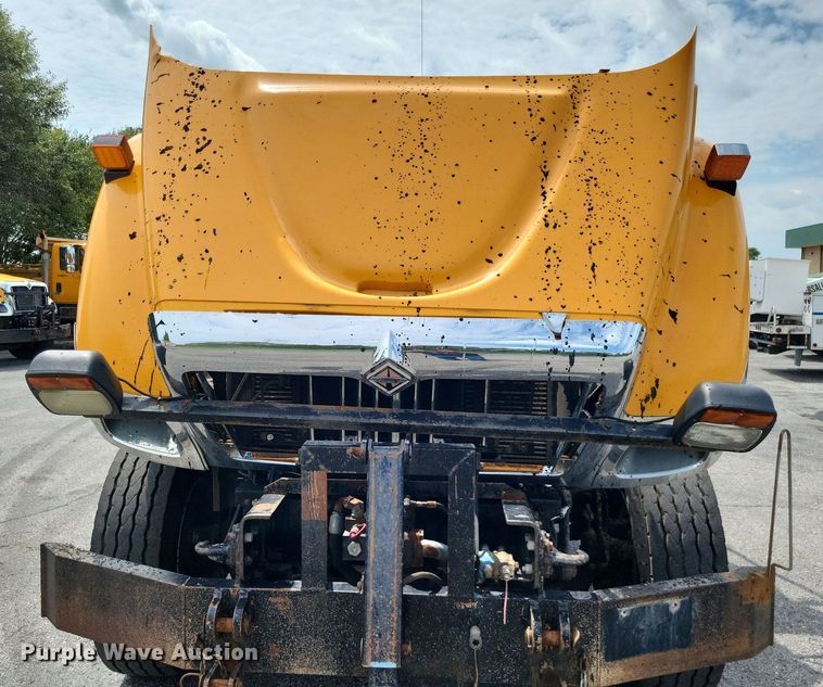 image for item LS9636 2006 International 7400  dump truck