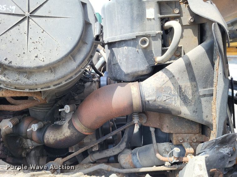 image for item LS9636 2006 International 7400  dump truck