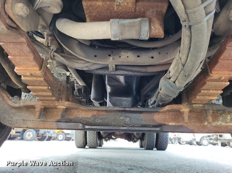 image for item LS9636 2006 International 7400  dump truck