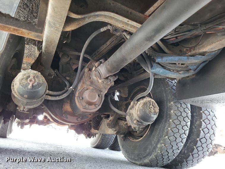 image for item LS9636 2006 International 7400  dump truck