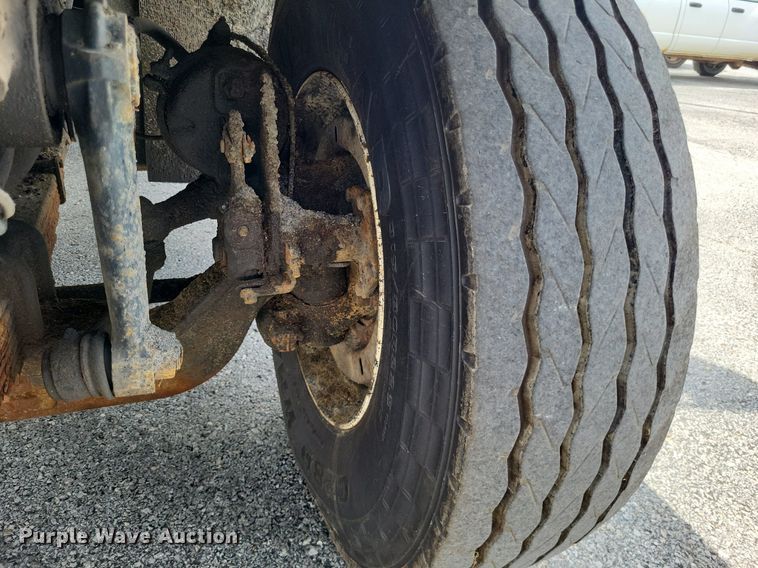 image for item LS9636 2006 International 7400  dump truck