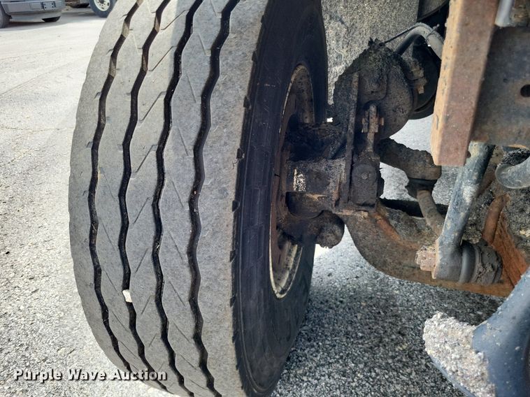 image for item LS9636 2006 International 7400  dump truck