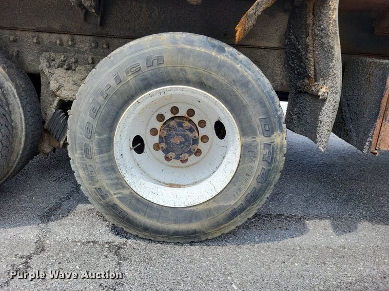 image for item LS9636 2006 International 7400  dump truck