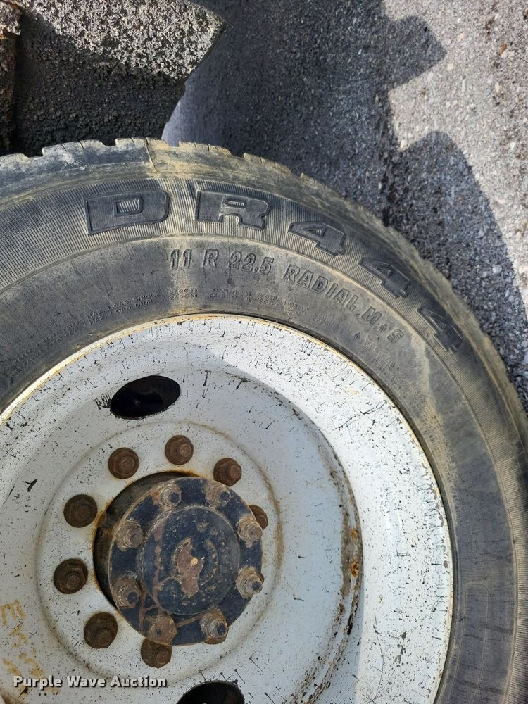 image for item LS9636 2006 International 7400  dump truck