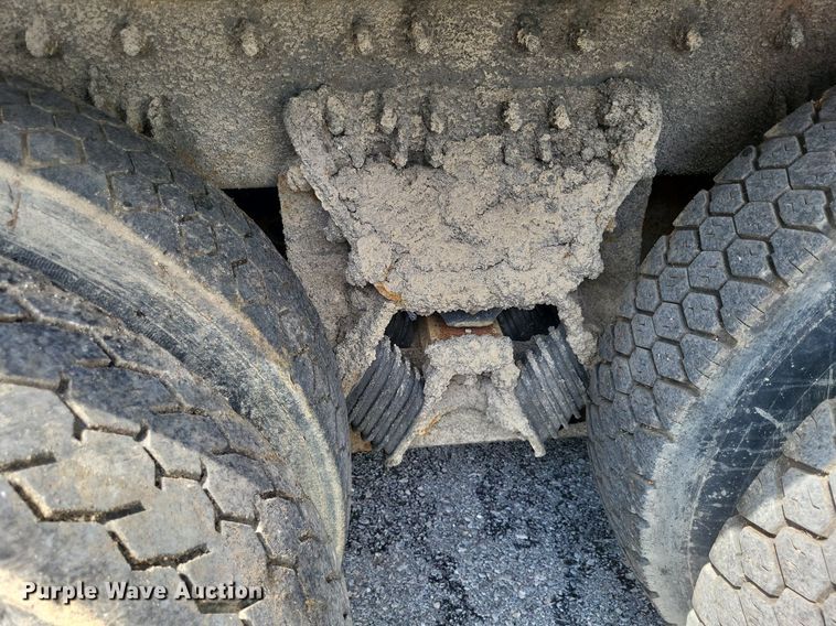 image for item LS9636 2006 International 7400  dump truck