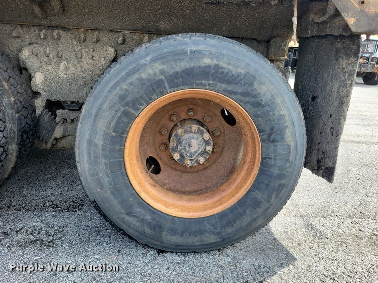 image for item LS9636 2006 International 7400  dump truck