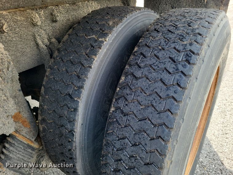 image for item LS9636 2006 International 7400  dump truck