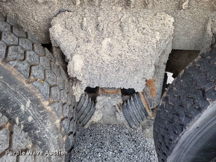 image for item LS9636 2006 International 7400  dump truck