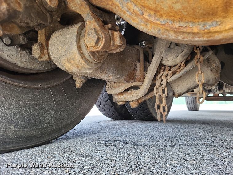 image for item LS9636 2006 International 7400  dump truck