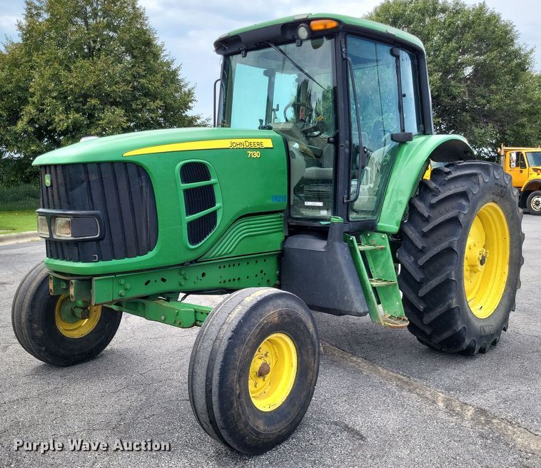 image for item LS9638 2011 John  Deere 7130  tractor