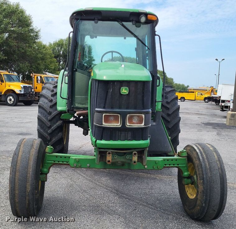 image for item LS9638 2011 John  Deere 7130  tractor