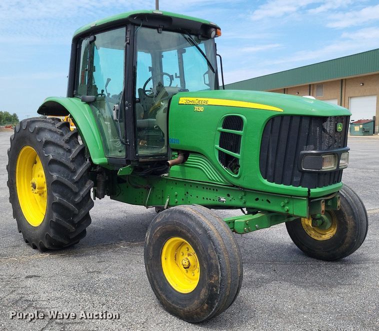 image for item LS9638 2011 John  Deere 7130  tractor